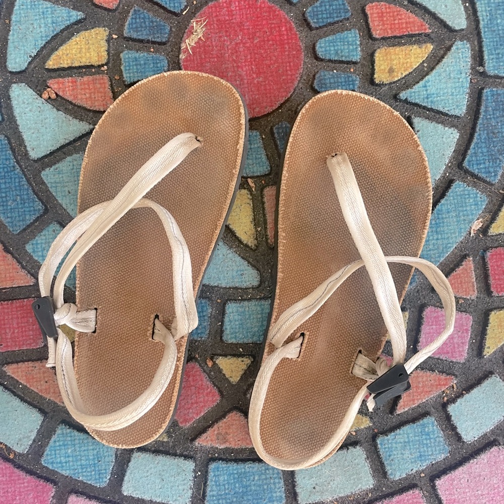 EARTH RUNNERS - Alpha Lifestyle - Cloud - Womens 8